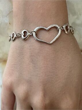 Delicate  925 Sterling Silver Heart Link Bracelet